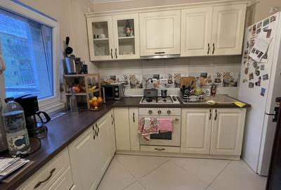 Apartament cu 4 camere decomandat, mobilat în Matei Basarab