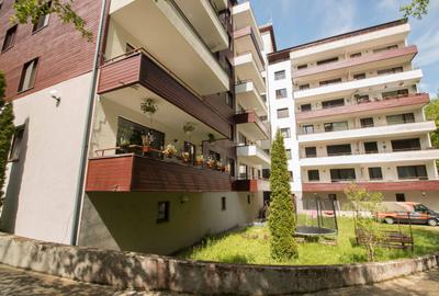 Apartament cu 3 camere semidecomandat, mobilat în Calea Moroieni