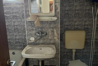 Apartament 3 camere semidecomandat, Valea Călugărească – de renovat - 10