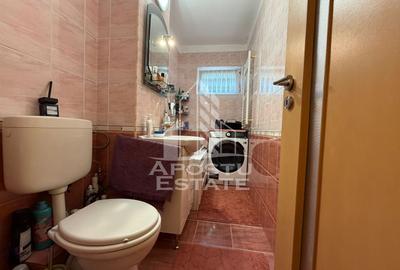 Apartament cu 3 camere, semidecomandat,centrala proprie,zona Girocului - 11
