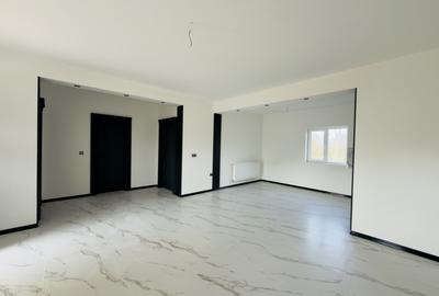 Duplex despartit prin camera tehnica, 3 camere - Beregsau Mare - 2