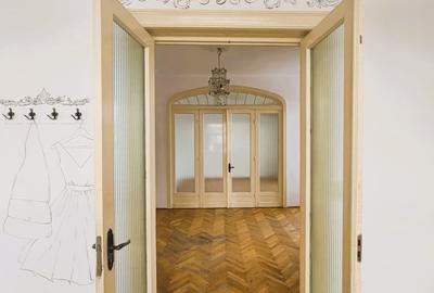 Un superb apartament 3 camere zona centrala - 1