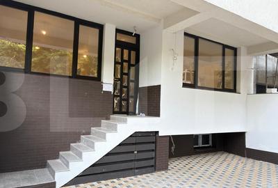 Apartament tip vila, 4 camere, 3 niveluri, curte proprie 40 mp, intrare separata - 1