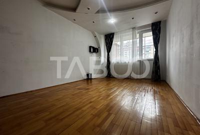 Apartament de vanzare 2 camere decomandate Mihai Viteazu etaj 1 - 1