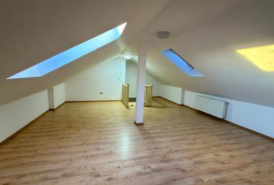 Vand apartament 3 camere Dambovita mansarda 92000 euro - 10