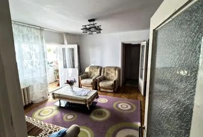 Apartament cu 2 camere semidecomandat, mobilat în Lipovei