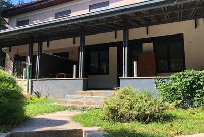 Vila 6 camere cu iesire la lacul Baneasa teren 317 mp - 2