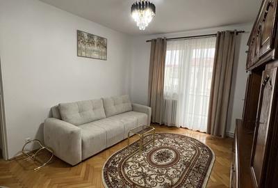Apartament cu 3 camere decomandat în Mihai Viteazul