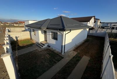 Casă individuală cu 4 camere în Malu Mare