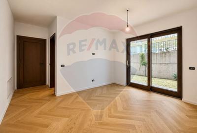 Apartament parter cu 3 camere, curte proprie in inima padurii - Sinaia - 12