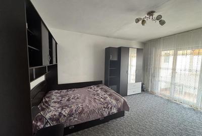 Garsonieră decomandată, mobilată în Girocului