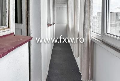 Apartament spațios de 3 camere, decomandat, langa metrou - 1