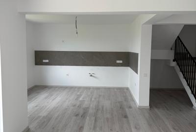 Casa de vanzare intre Sanpetru si Bod - 5