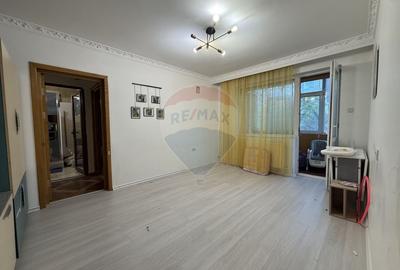 Apartament cu 3 camere semidecomandat în Tomis Nord