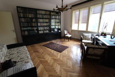 Apartament spatios 3 camere,zona medicina - 3