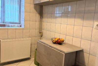 Închiriez apartament 3 camere - 7