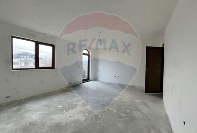 Investitie/Vanzare-  Vilă cu 5 camere la 45 minute de Bucuresti - 32