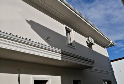 De vanzare jumatate de casa  duplex P+E situat in Timisoara, Dambovita - 9