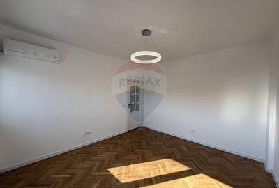 Apartament 4 camere de închiriat – Bd. Unirii / Str. Vulturilor 25 - 18