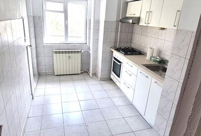 APARTAMENT 3 CAMERE 2/7 BLOC 1995 MONOLIT VEDRE bULEVARDUL UNIRII ORIENTARE SUD - 4