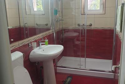 Vânzare Apartament 4 Camere /2 Minute de Mall Vitan Complet Renovat și Mobilat - 1