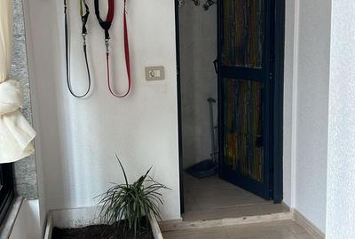 Apartament cu 3 camere semidecomandat, mobilat în Ultracentral