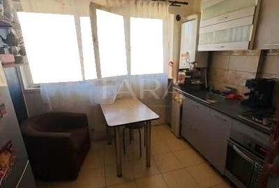 Apartament cu 2 camere semidecomandat, mobilat în Florești