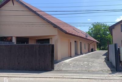 Casă de vânzare sau închiriere cu spațiu comercial Tg Mureș - 1