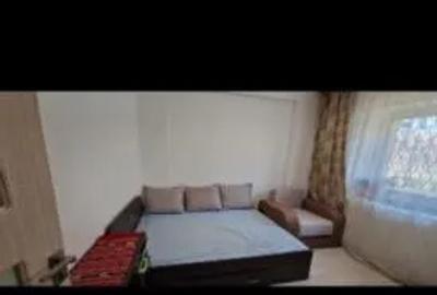 Apartament cu 3 camere decomandat, mobilat în Berceni