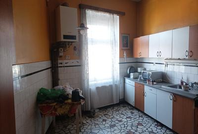 Casa 4 camere libera la vanzare zona Central - 8