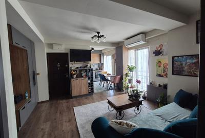 Apartament cu 3 camere semidecomandat, mobilat în Giroc