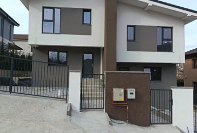Duplex cu 4 camere în Tăuți