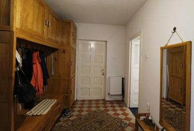 Vanzare casa mare cu etaj si 6200 mp teren intravilan Fieni, judetul Dambovita - 14