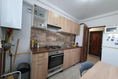 Apartament cu 4 camere semidecomandat, mobilat în Ultracentral