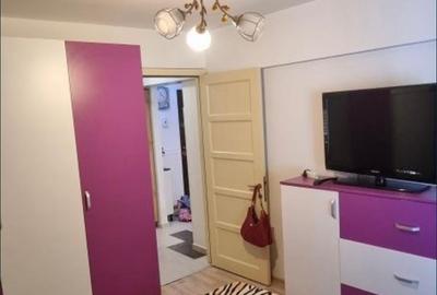 Apartament cu 2 camere decomandat, zona Podu Ros