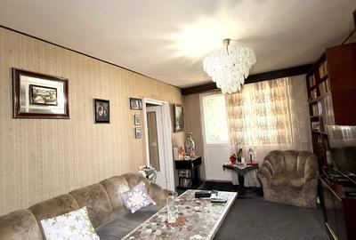 Apartament cu 3 camere decomandat, mobilat în Micro 19