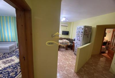 Ap. de vânzare , 2 cam. decomandate, central - 13