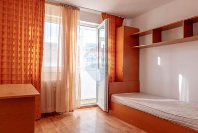 Apartament cu 4 camere decomandat, mobilat în Doamna Ghica