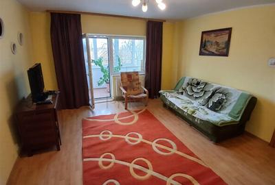 Apartament cu 3 camere semidecomandat în Dâmbovița