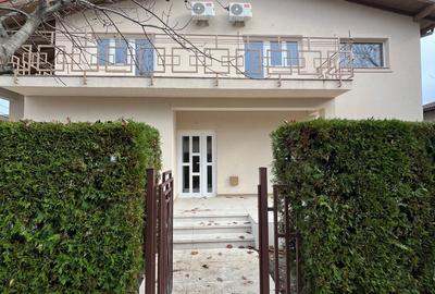 Casă cu 5 camere în Pipera