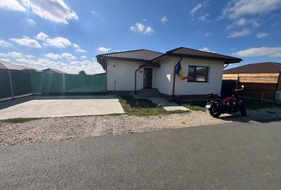 Casa Individuala 4 camere, partial mobilata - 1