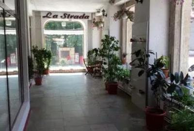 Spatiu comercial ultracentral cu vitrine - 2