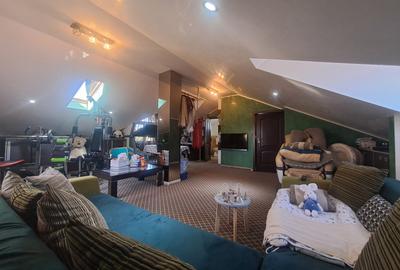 Casa individuala cu piscina. P+1+M. zona foarte buna - 18