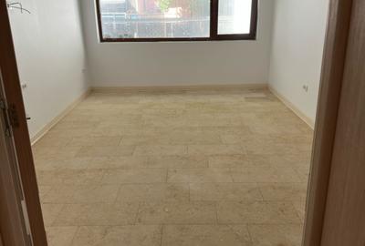 Spatiu individual, nou,modern, centru, grup sanitar propriu, curte , 38 mp , 699 - 6