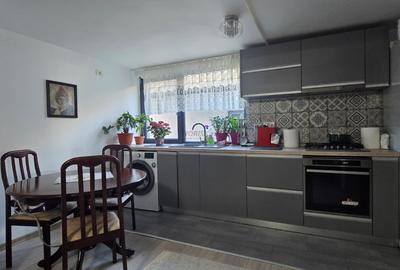 2 case + spațiu comercial | 6 dormitoare - băi proprii | 685 MP Teren - 5