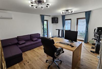 Casa renovata 200mp pe 2 niveluriparcare curte cu foisorCentru zona str. Paris - 6
