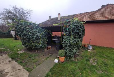Casa in Ronat compartimentata in 2 apartamente cu intrari separate - 3