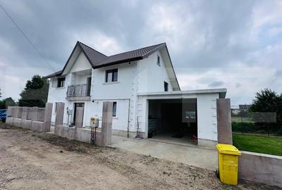 Casa cu 5 camere + garaj , situata in Valea Ursului - 2