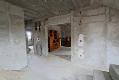 Casă Suseni-Cersani construcție solidă, teren 578 mp, zona superba - 8