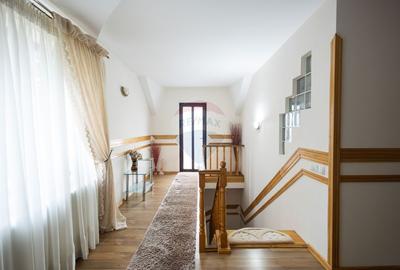 Casa spatioasa de vanzare - 54